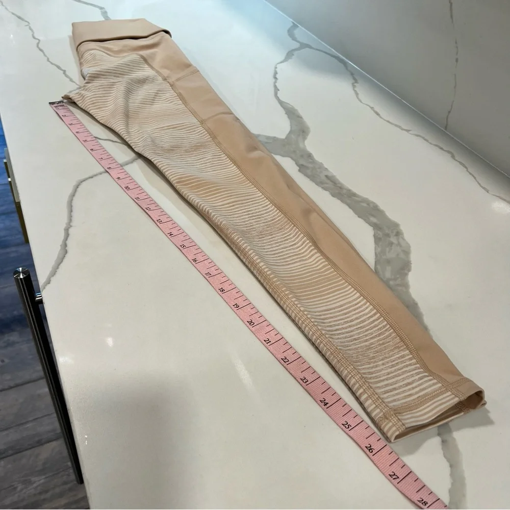 Offline by Aerie women's The‎ Hugger Foldover legging high rise small beige NWOT - Picture 14 of 15